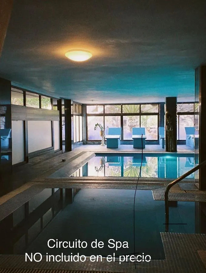 Beach Paradise Apartment 阿德耶 0*,